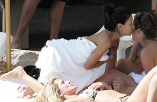 Eva Longoria feet photo thumbnail