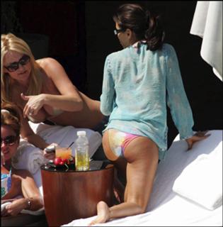 Eva Longoria feet photo thumbnail