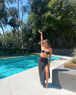 Ashley Tisdale feet photo thumbnail