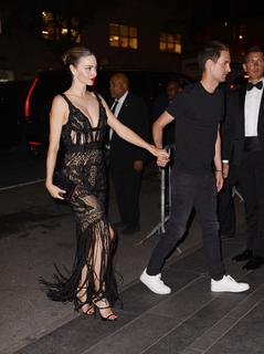 Miranda Kerr feet photo thumbnail