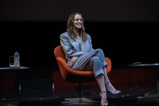 Emma Stone feet photo thumbnail