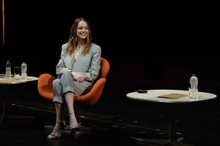 Emma Stone feet photo thumbnail
