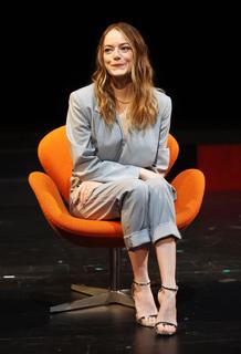 Emma Stone feet photo thumbnail