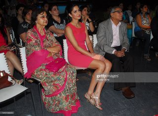 Katrina Kaif feet photo thumbnail