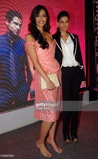 Sonam Kapoor feet photo thumbnail