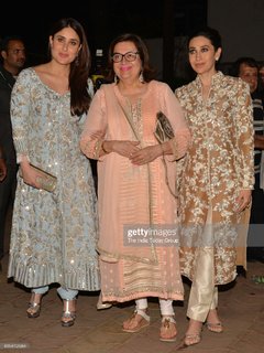Karisma Kapoor feet photo thumbnail