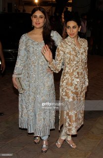 Karisma Kapoor feet photo thumbnail