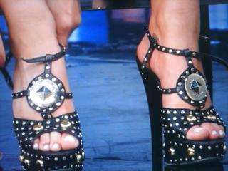 Sabrina Sato feet photo thumbnail
