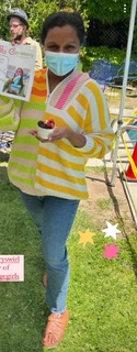 Mindy Kaling feet photo thumbnail