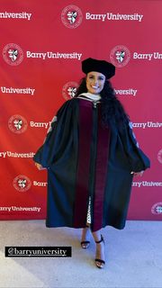 Joy Taylor feet photo thumbnail