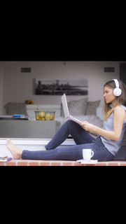 Maria Menounos feet photo thumbnail