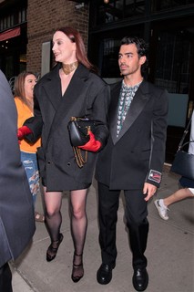 Sophie Turner feet photo thumbnail