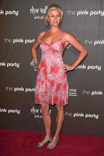 Rebecca Romijn feet photo thumbnail