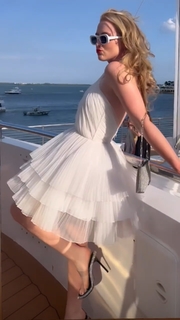 Kathryn Newton feet photo thumbnail