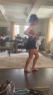 Vanessa Hudgens feet photo thumbnail