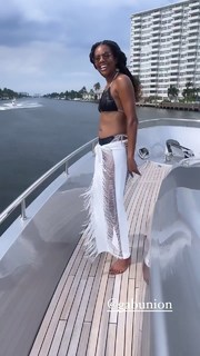 Gabrielle Union feet photo thumbnail