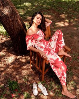 Kiara Advani feet photo thumbnail