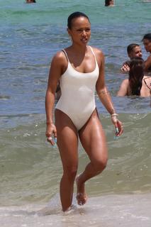 Karrueche Tran feet photo thumbnail