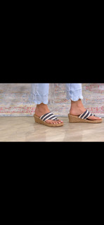 Courtney Khondabi feet photo thumbnail