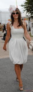 Elizabeth Hurley feet photo thumbnail