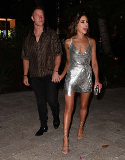 Olivia Culpo feet photo thumbnail