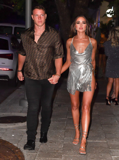 Olivia Culpo feet photo thumbnail