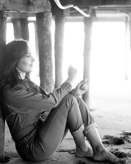 Caterina Balivo feet photo thumbnail