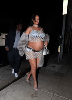 Rihanna feet photo thumbnail