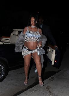 Rihanna feet photo thumbnail
