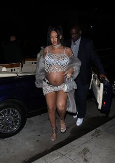 Rihanna feet photo thumbnail