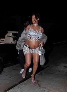 Rihanna feet photo thumbnail