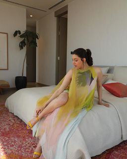 Kajal Aggarwal feet photo thumbnail