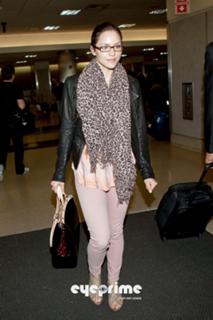 Katharine McPhee feet photo thumbnail