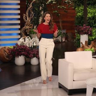 Jessica Biel feet photo thumbnail