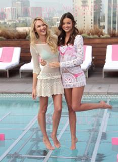 Miranda Kerr feet photo thumbnail