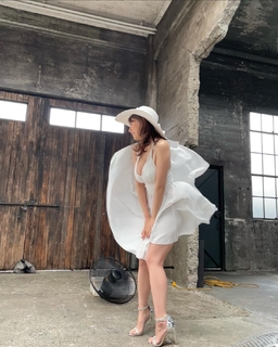 Ai Shinozaki feet photo thumbnail