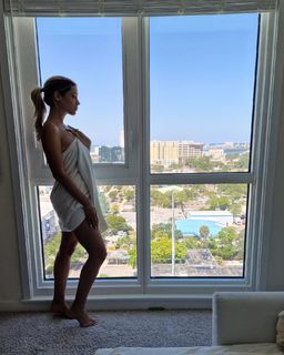 Ludovica Frasca feet photo thumbnail