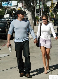 Jennifer Lopez feet photo thumbnail