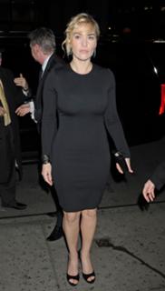 Kate Winslet feet photo thumbnail