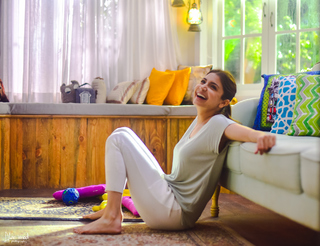 Anushka Sharma feet photo thumbnail