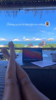 Lais Ribeiro feet photo thumbnail