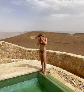 Bar Refaeli feet photo thumbnail