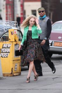 AnnaSophia Robb feet photo thumbnail