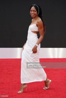 Naomie Harris feet photo thumbnail
