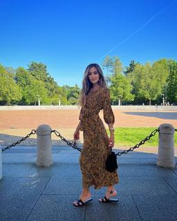 Giorgia Palmas feet photo thumbnail