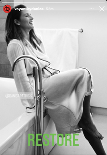 Danica Patrick feet photo thumbnail