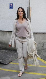 Andrea McLean feet photo thumbnail