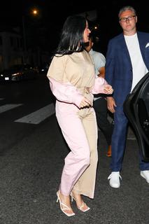 Katy Perry feet photo thumbnail