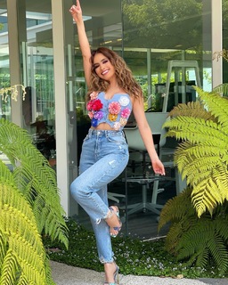 Cynthia Rodríguez feet photo thumbnail