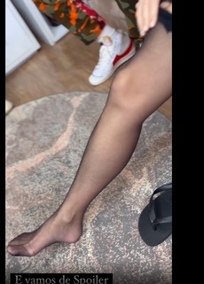 Adriane Galisteu feet photo thumbnail